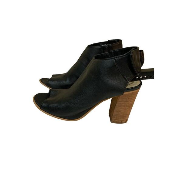 Steve Madden Sandal Women Size 5.5 Nonstop Black Leather Wrap Snap Open Peep Toe - Picture 2 of 12